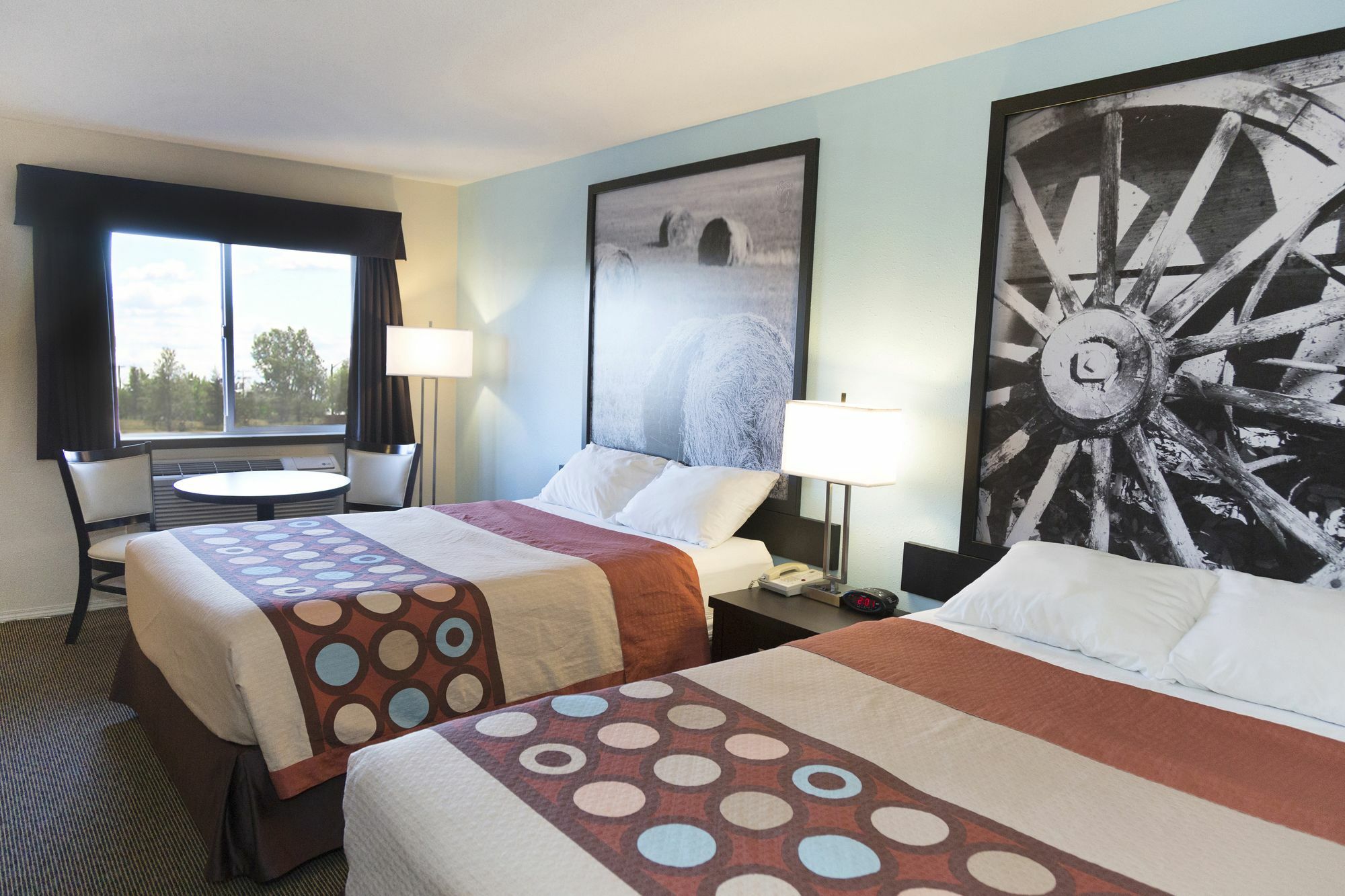 Super 8 By Wyndham Strathmore Εξωτερικό φωτογραφία